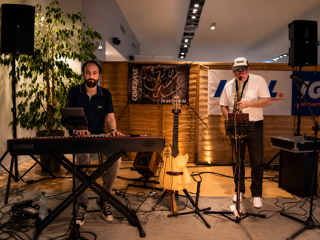 Réception chic avec duo sax et guitare